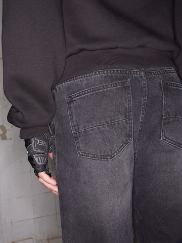 ABOUT YOU x Rewinside Regular Jeans 'Kian' in Black