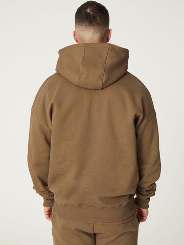 DAN FOX APPAREL Sweatshirt 'Dean' (GOTS) in Braun