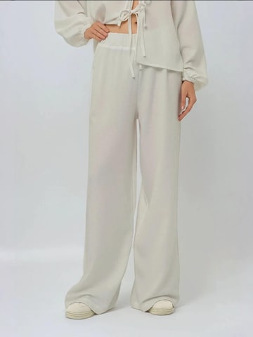 Hiccup Wide leg Broek in Wit: voorkant