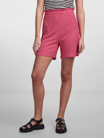 PIECES Regular Shorts 'LUNA' in Pink: predná strana