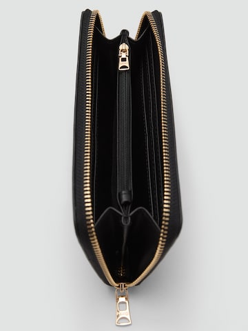 MANGO Denarnica 'MARTES' | črna barva