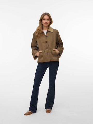 VERO MODA Overgangsjakke 'VMChelseafia' i brun: forside