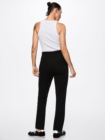 Regular Pantalon à pince 'Florida' MANGO en noir