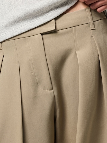 Baggy Pantaloni con pieghe 'PCOLIVIA' di PIECES in marrone