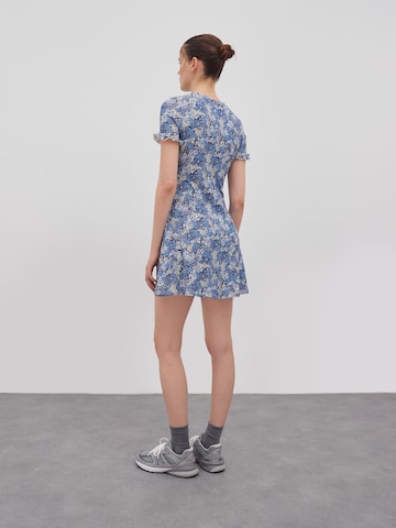 Robe d’été 'Odette' EDITED en bleu