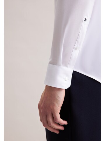 Coupe regular Chemise business SEIDENSTICKER en blanc