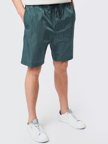 BOSS Shorts in Grün: front