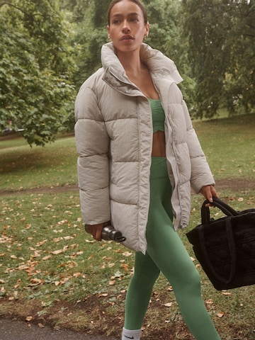 Next Ανοιξιάτικο και φθινοπωρινό παλτό σε λευκό