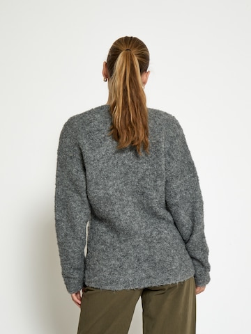 Cardigan 'Irma' DESIRES en gris
