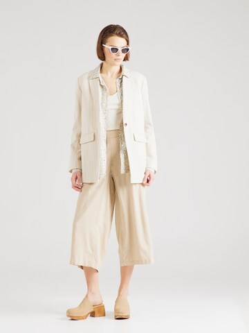 ONLY Wide leg Pleat-front trousers 'CARISA' in Beige