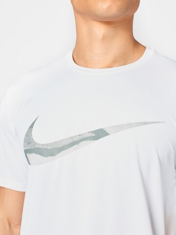 NIKE Funktionsshirt in Weiß