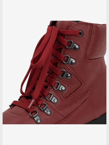VITAFORM Lace-Up Boots in Red