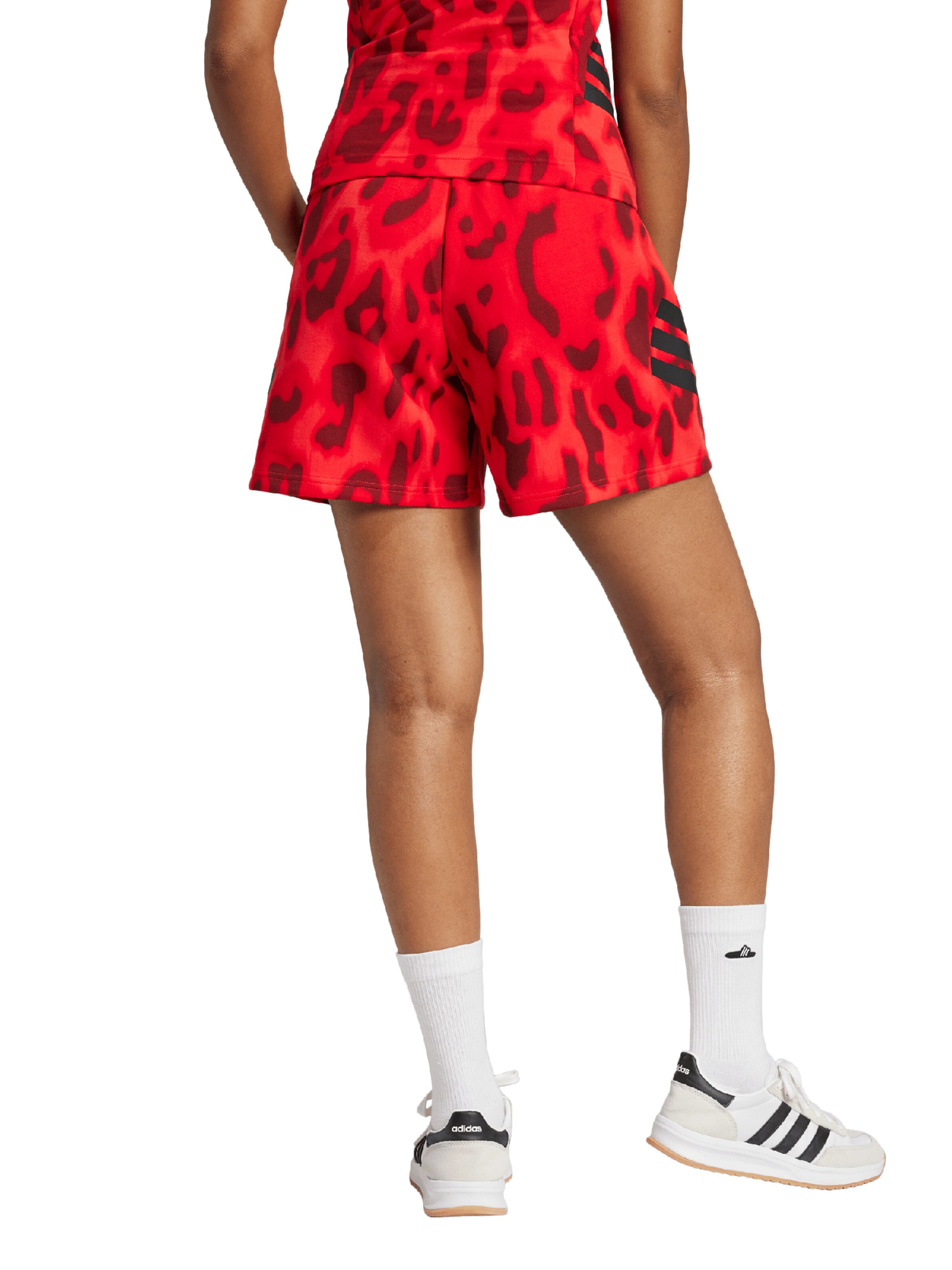 ADIDAS SPORTSWEAR Ohlapna forma Športne hlače 'Future Icons' | rdeča barva