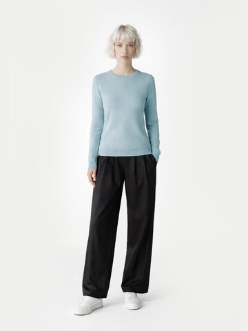 GOBI Cashmere Trui 'Women's Essential Cashmere Crewneck Sweater' in Blauw