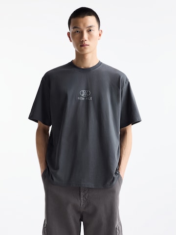 Pull&Bear Shirt in Grijs: voorkant