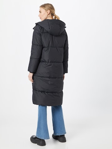 Manteau d’hiver 'Flawly 9543' minimum en noir