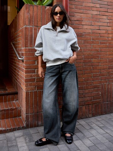 Bershka Barrel Jeans in Blue