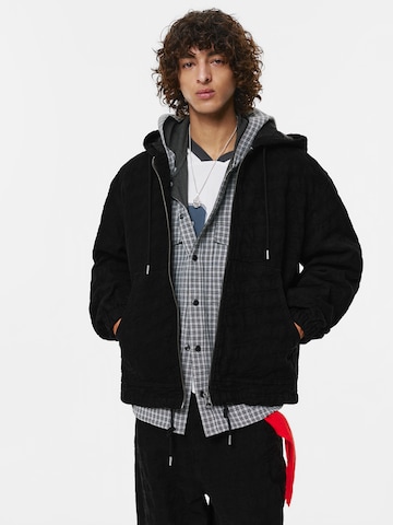 Pull&Bear Tussenjas in Zwart: voorkant