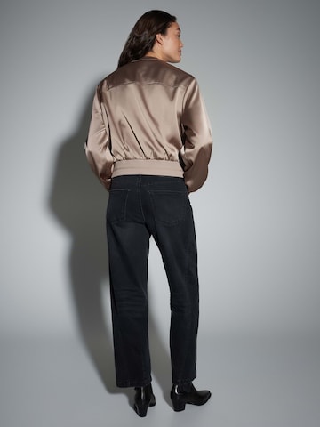 OPUS Преходно яке 'Jupita' в кафяво