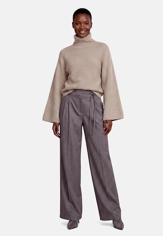 regular Pantaloni con pieghe di zero in grigio