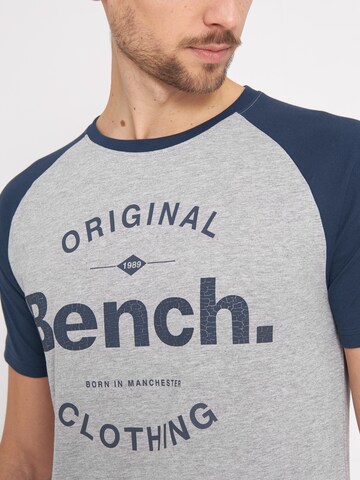 BENCH T-Shirt 'Hazza' in Blau