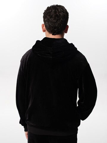 ABOUT YOU x Jaime Lorente Sweatshirt 'Alejandro' in Zwart