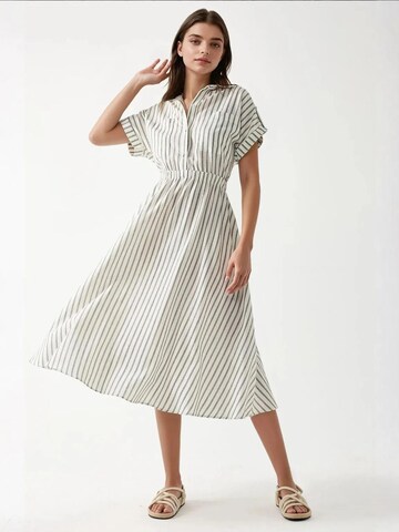 Hiccup Kleid in Weiß