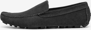 Kazar Moccasin in Black: front