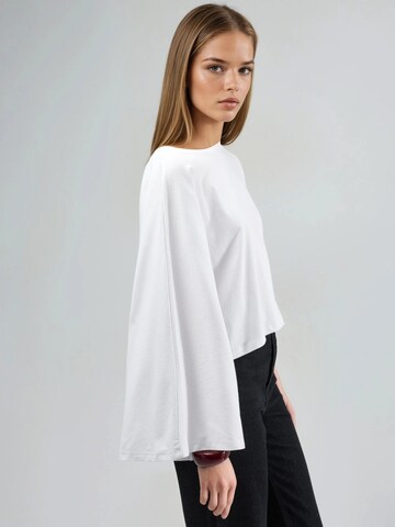 Busem - Blusa em branco