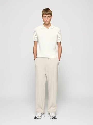 Burocs Wide leg Pleat-Front Pants in Beige: front