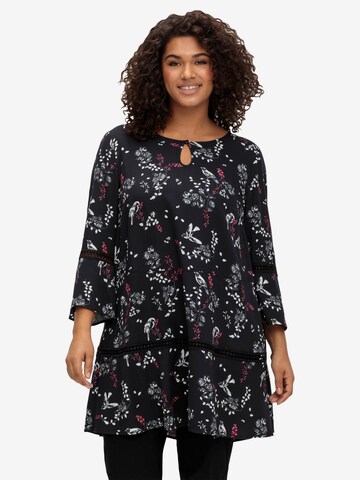 SHEEGO Tunic in Black: front