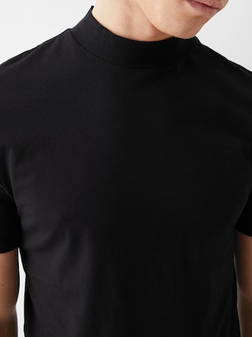 Bershka T-Shirt in Schwarz