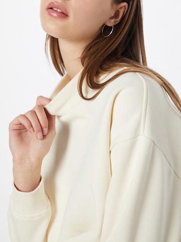 Urban Classics Sweatshirt in Beige