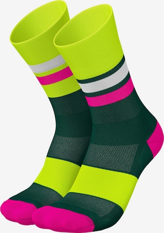 INCYLENCE Athletic Socks 'TRACKS' in Yellow: front