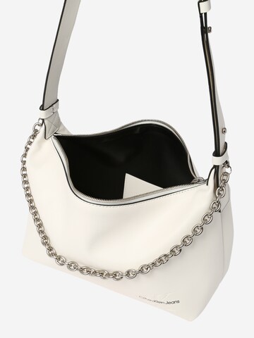 Calvin Klein Jeans - Bolso de hombro en blanco