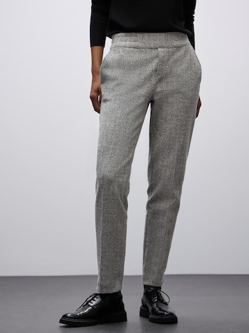 STREET ONE Slimfit Pantalon 'Bonny' in Grijs: voorkant