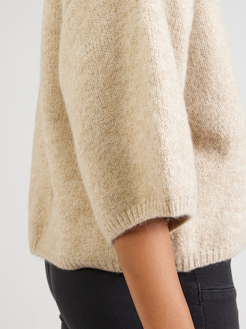 Gina Tricot Sweater in Beige