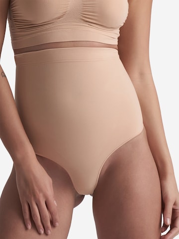 Bye Bra Shapingslip 'Soft Touch Seamless High Waist Thong' in Beige: Vorderseite