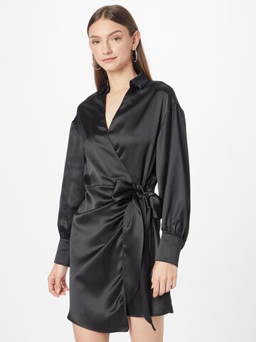 Robe-chemise 'Kim' Gina Tricot en noir : devant