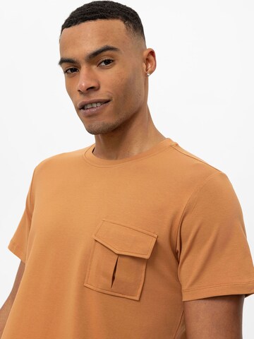 Daniel Hills Bluser & t-shirts i brun