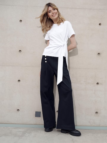 I want the moon Shirt 'ELEVATE_ Zoe' in Wit