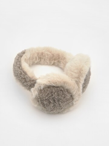 Scaldaorecchie di Pull&Bear in grigio