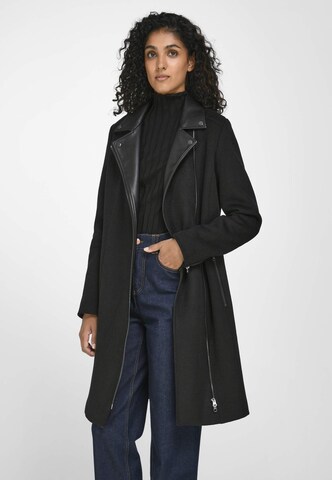 Uta Raasch Winter Jacket in Black: front