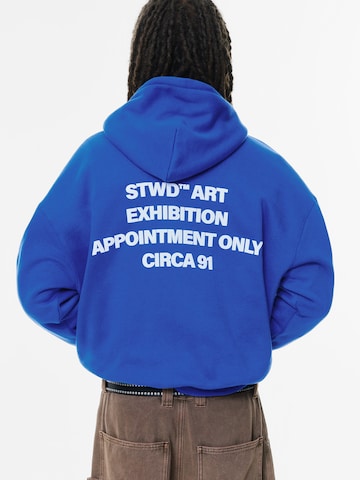 Pull&Bear Sweatshirt 'STWD CIRCA ART' in Blau