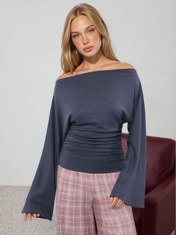 Hiccup Blouse in Grey
