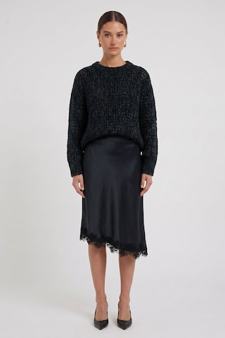 Gonna di OUI in nero