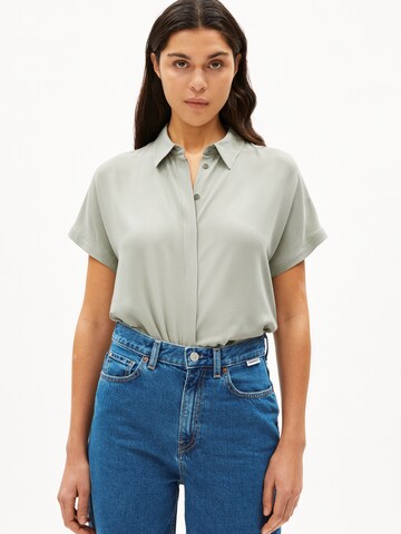 Camicia da donna di ARMEDANGELS in verde: frontale