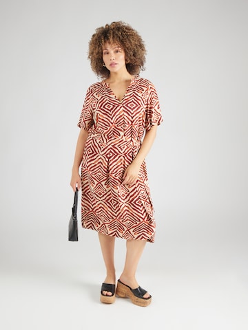 Robe 'CARSHILLA' ONLY Carmakoma en marron : devant