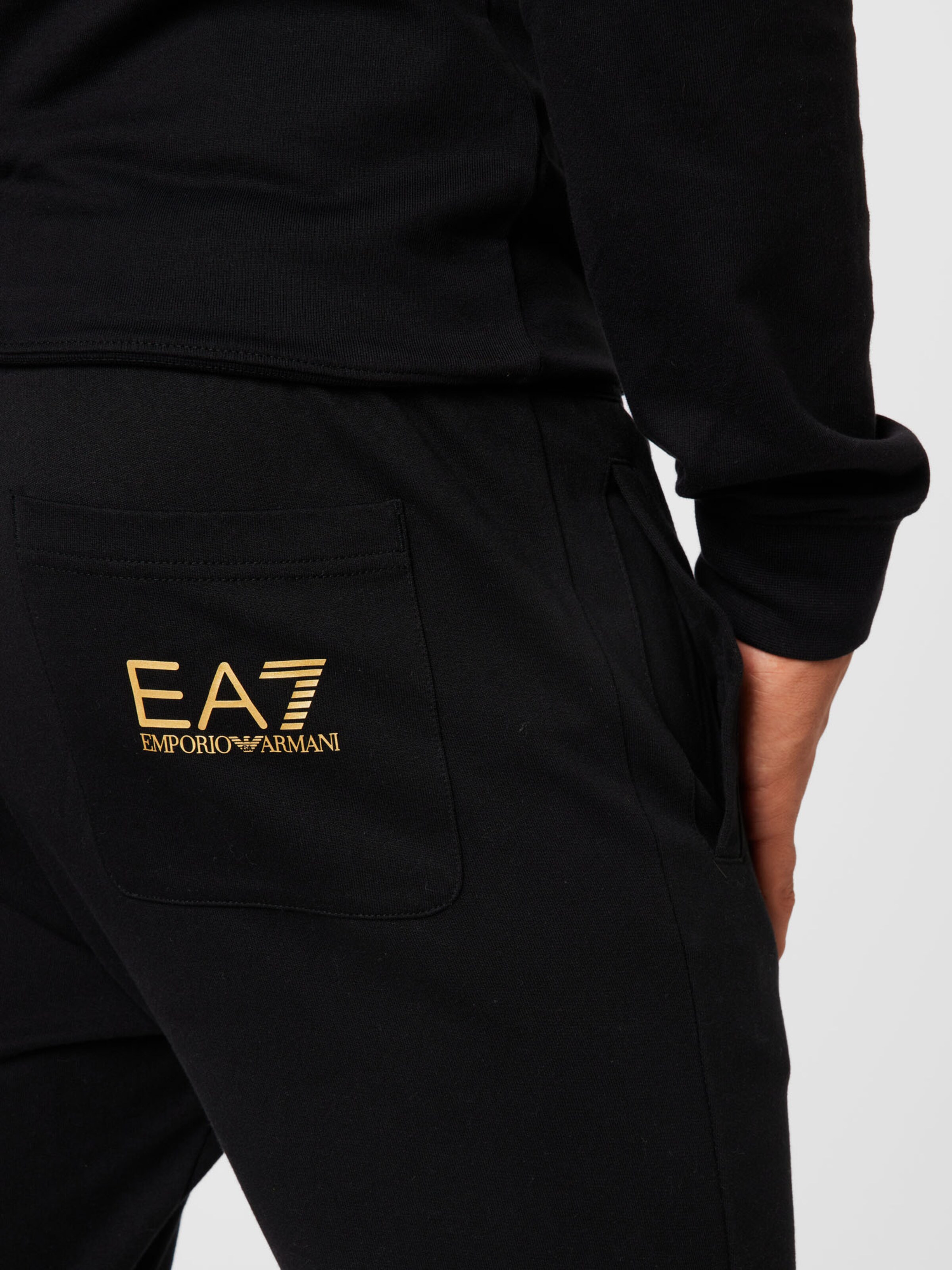 EA7 Emporio Armani Tapered Broek in Zwart ABOUT YOU