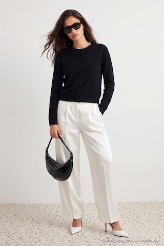 Trendyol Strickjacke in Schwarz